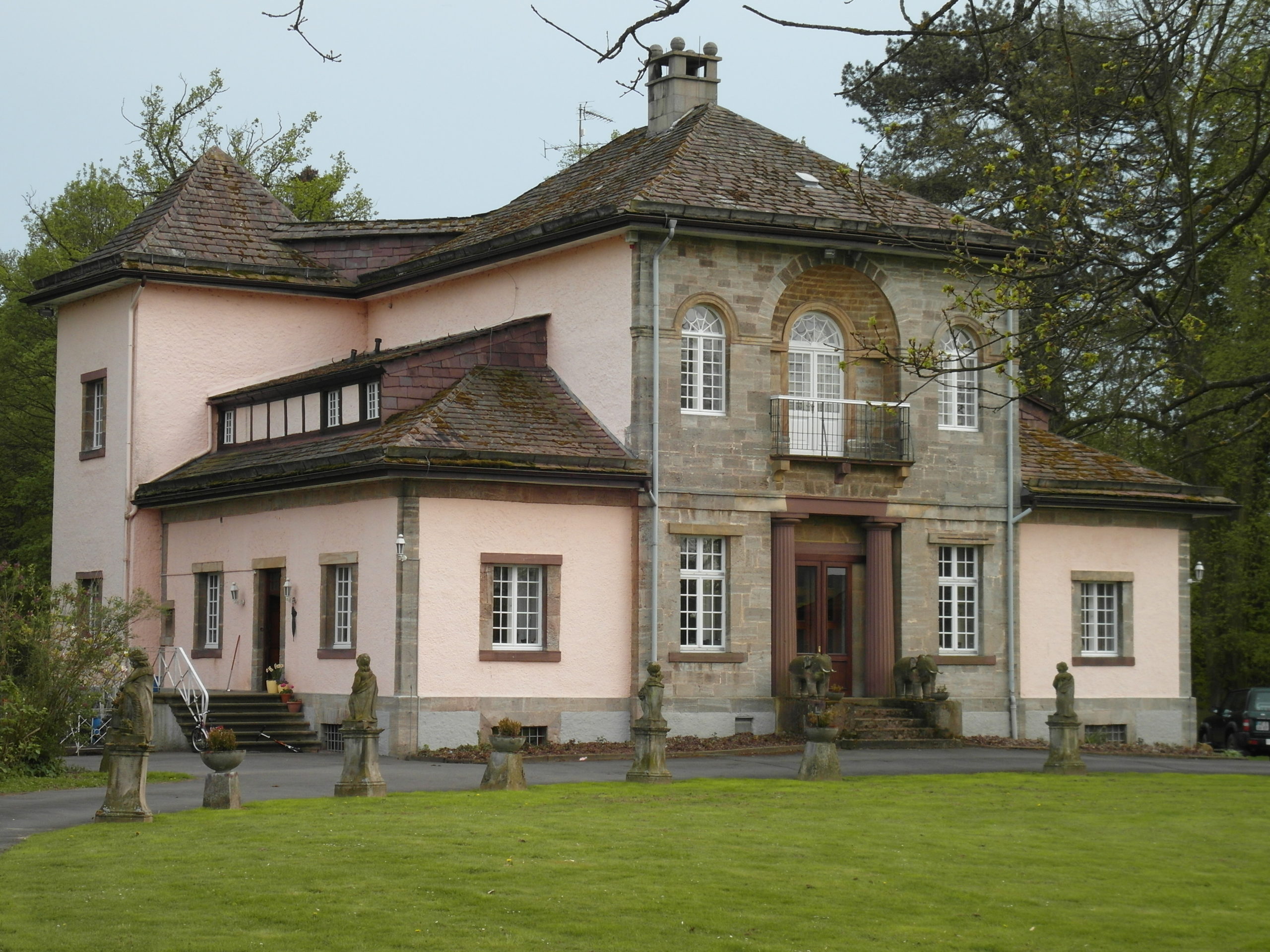 Schloss Hainhausen@ Arimja, Wikimedia Commons